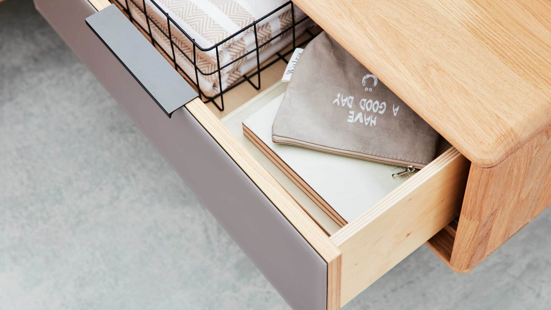 Interliving Schlafzimmer Serie 1015 – Komplettzimmer mit Mattglasfronten