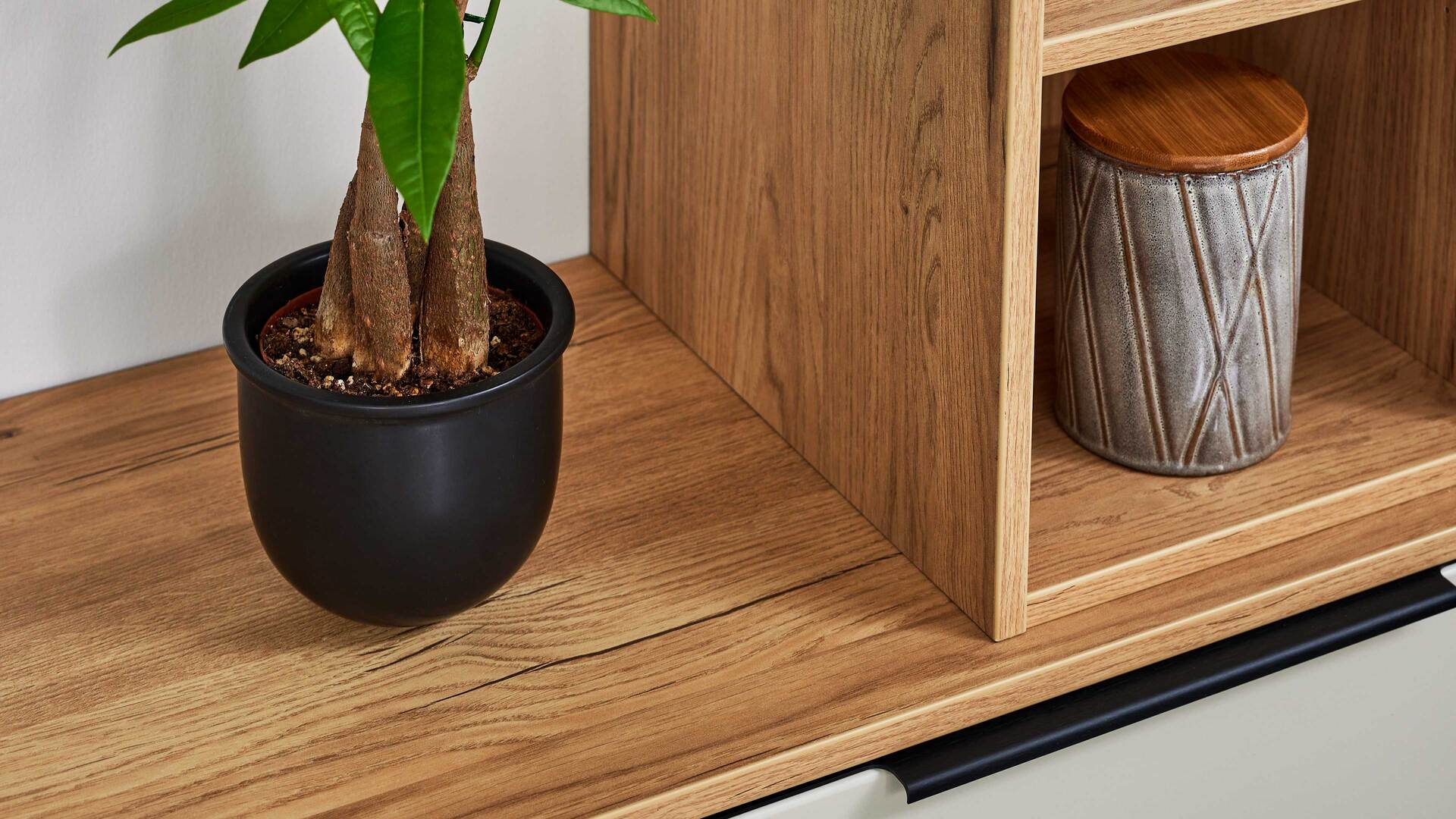Interliving Wohnzimmer Serie 2032 - Sideboard mit Regalkombination