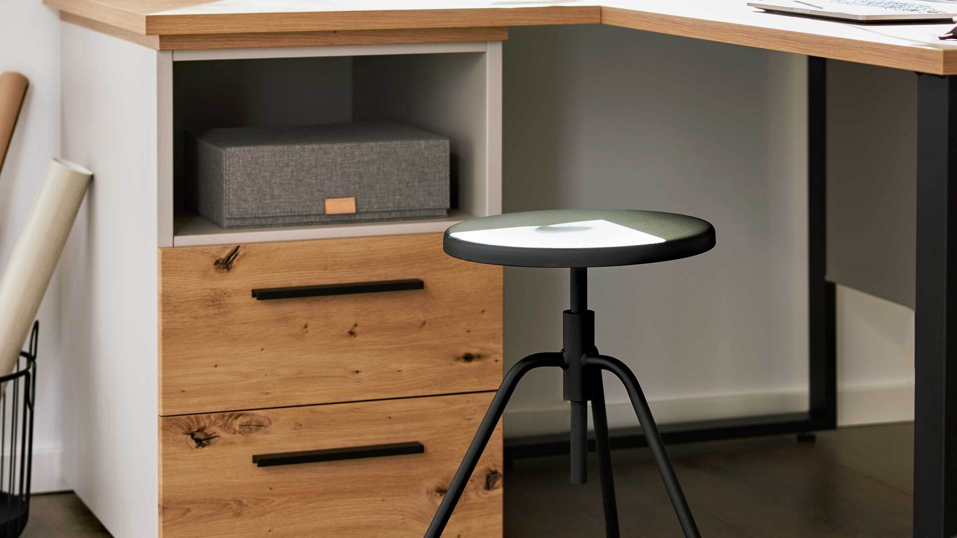 Interliving Jugendzimmer Serie 1702 - Eckschreibtisch mit Container