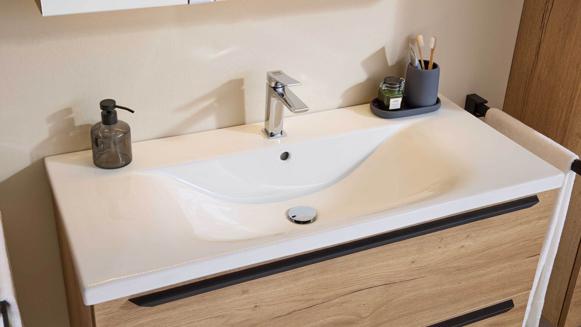 Interliving Bad Serie 3730 - Badmöbel-Set mit Keramikbecken
