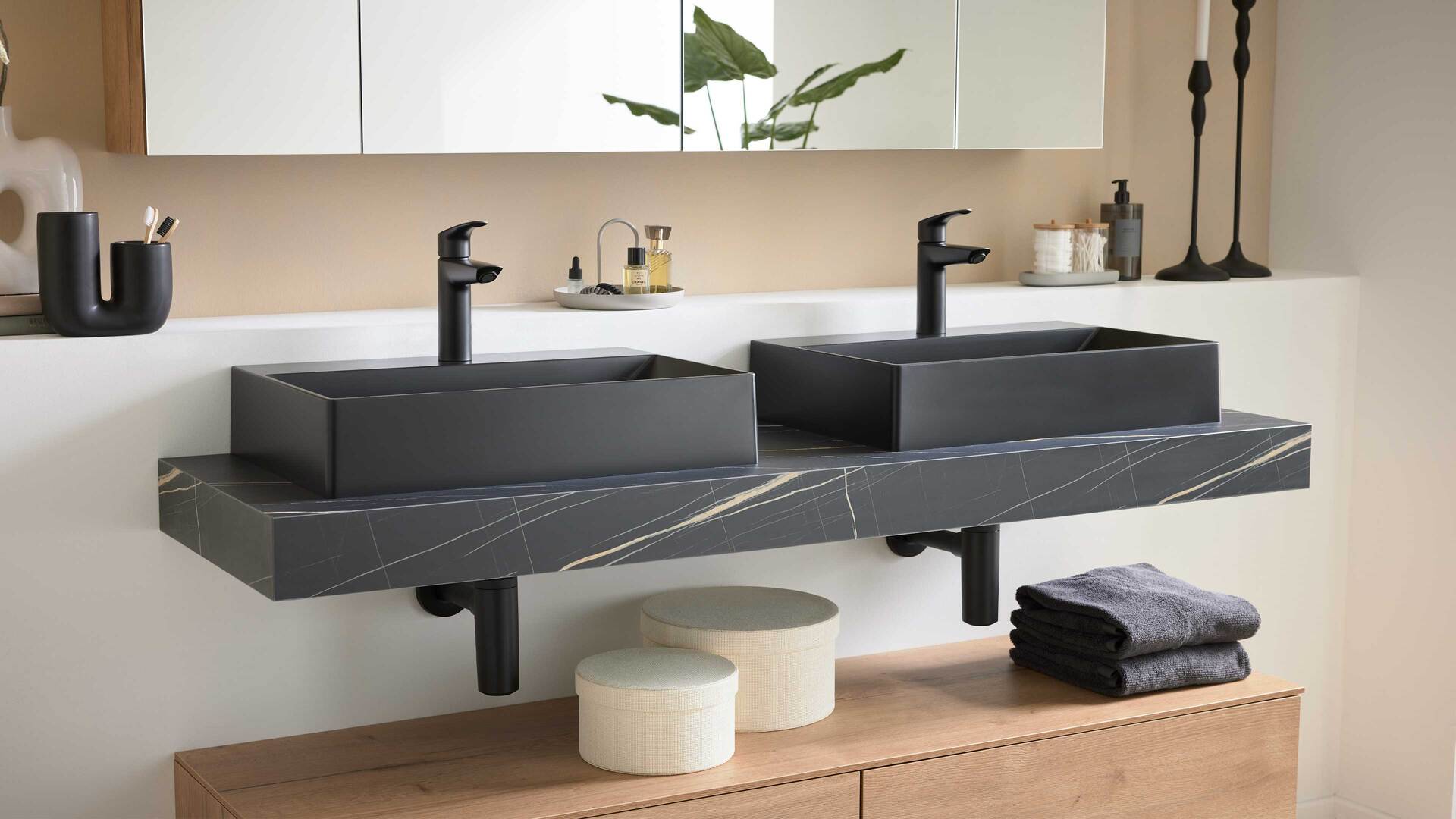 Interliving Bad Serie 3725 – Badmöbel-Set mit Extras