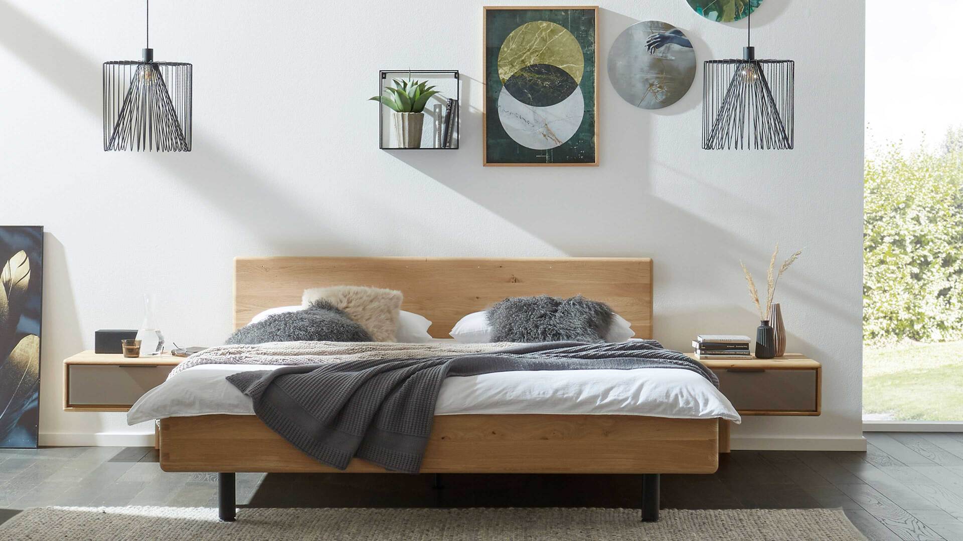 Interliving Schlafzimmer Serie 1015 – Komplettzimmer mit Mattglasfronten