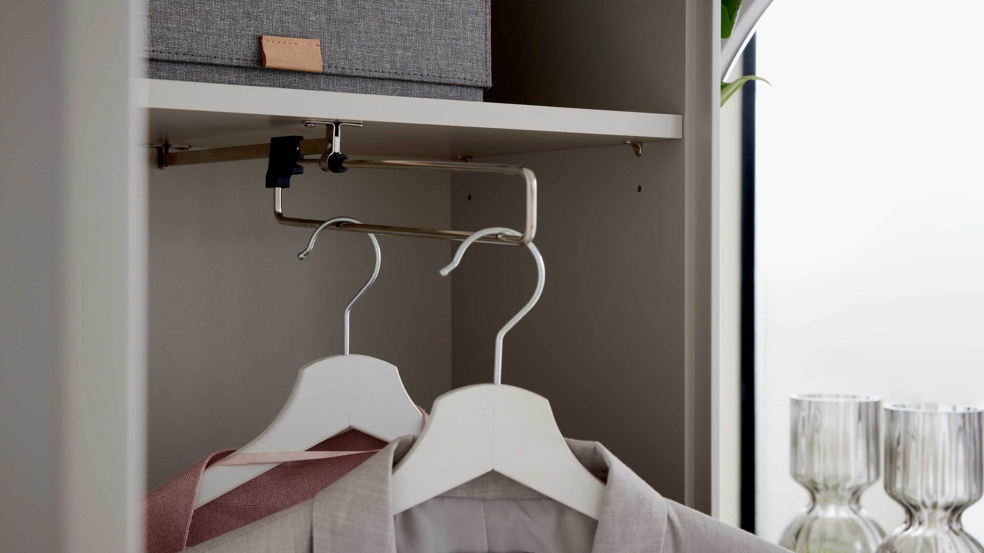 Interliving Garderoben Serie 6013 - Garderobenschrank