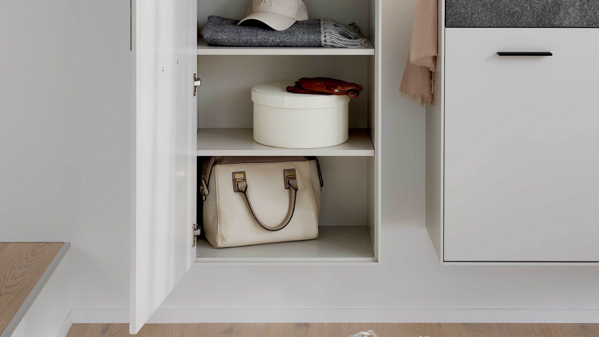 Interliving Garderoben Serie 6013 - Garderobenschrank